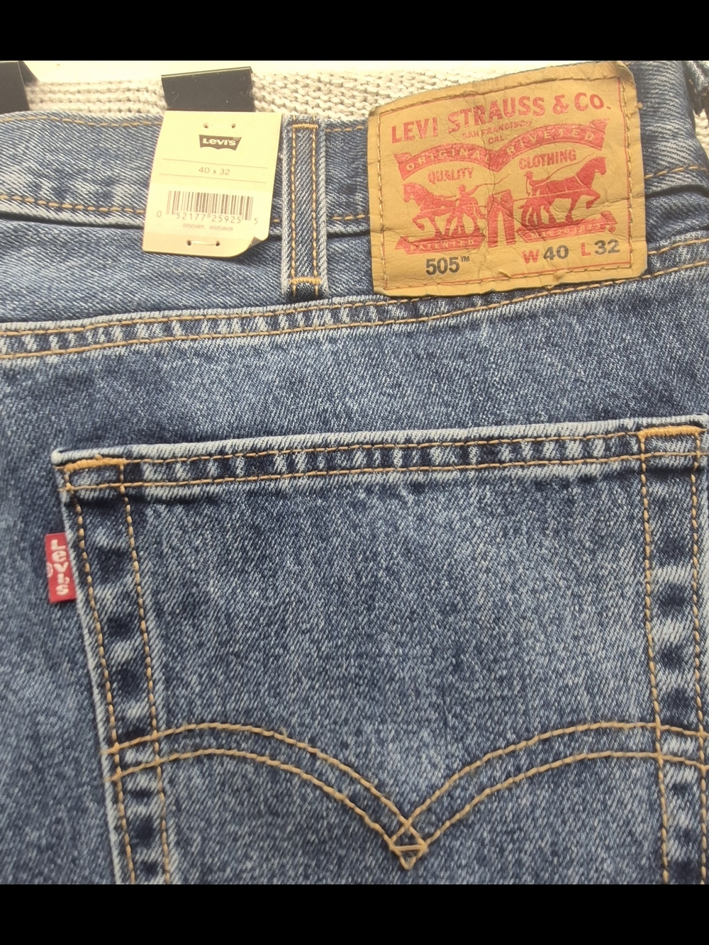 Levi's 505 Men’s Classic Blue Denim Jeans - W40 L32